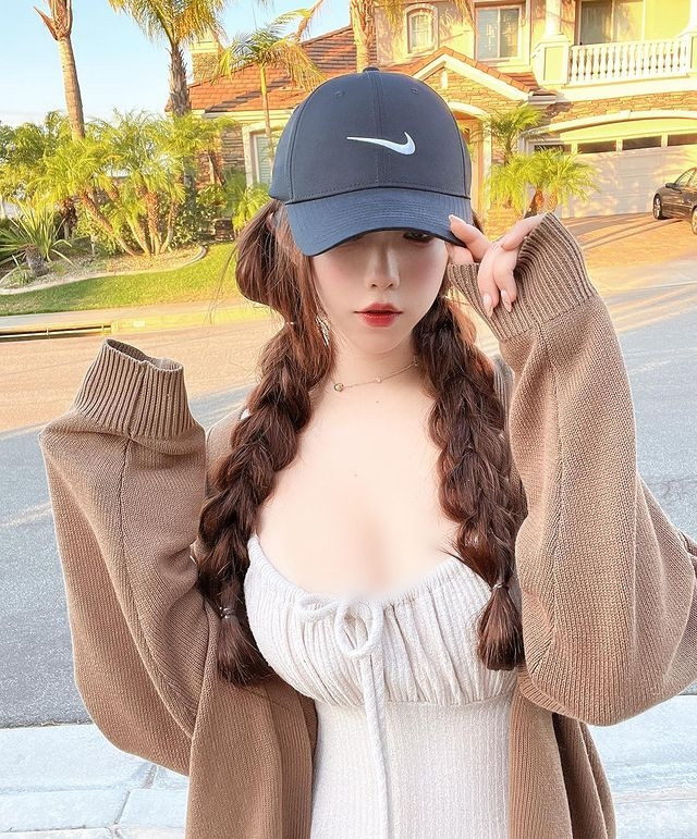 Mia được đánh giá hội tụ đủ các vẻ đẹp ngọt ngào, dễ thương và gợi cảm.