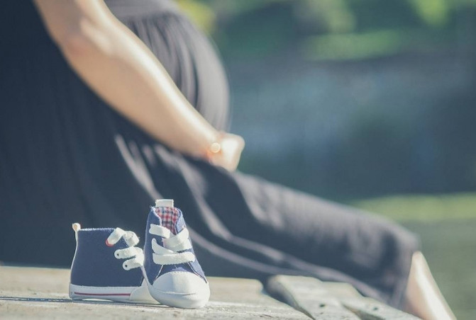 Mua hoa tuong nho con trai qua doi, me gap dieu ky dieu