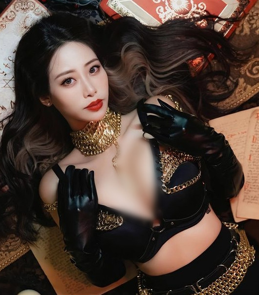 Các fan hâm mộ của Tiểu Mân cũng rất ưng ý khi hot girl gợi cảm chịu khó đầu tư cho mỗi lần xuất hiện.