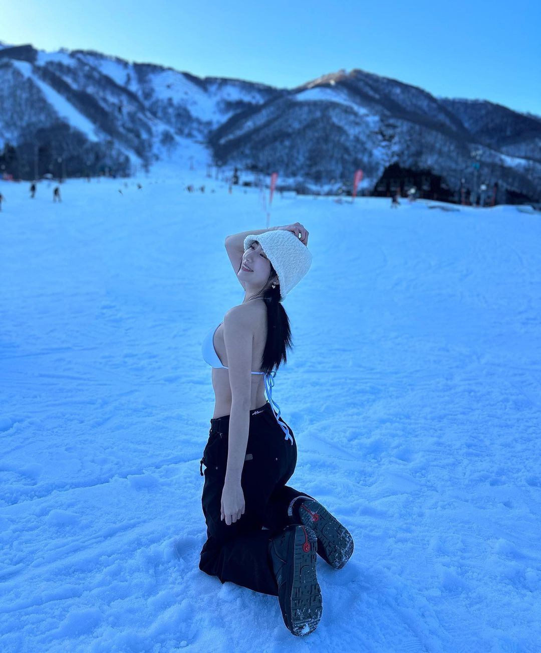 Dù không ít người chỉ trích hot girl Thu Thu là "thèm nhiệt đến phát điên", thế nhưng cô nàng không mảy may quan tâm.