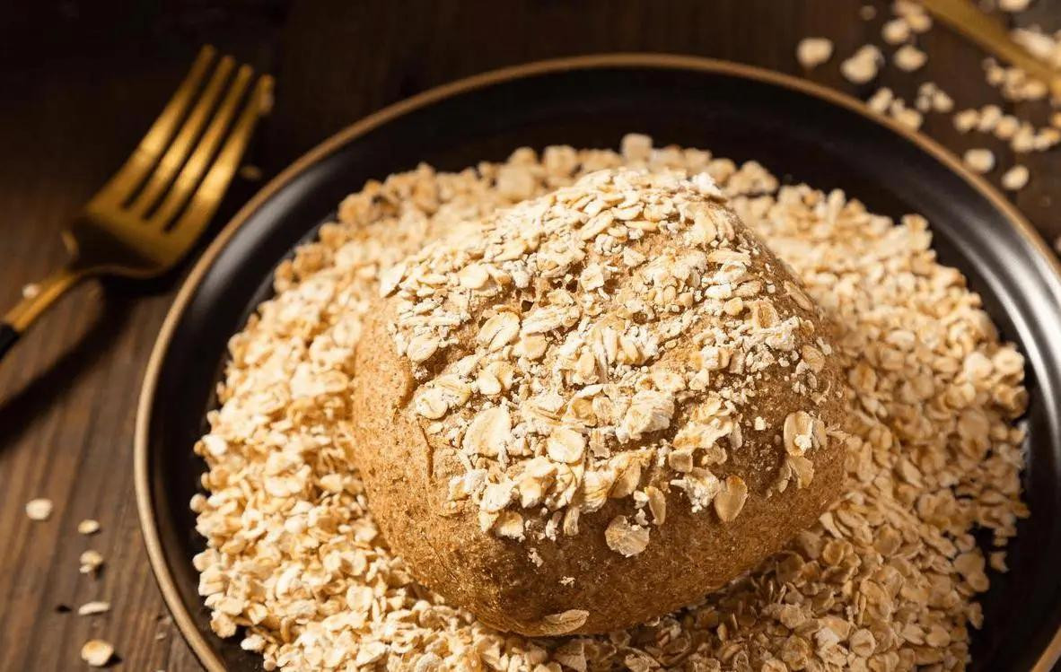 Vao tiem banh mi, nguoi thong minh khong mua 4 loai nay