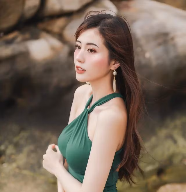 Công việc người mẫu cũng như bao công việc khác, phải chuyên nghiệp, dốc hết sức mình, không có gì phải ngượng ngùng, xấu hổ.