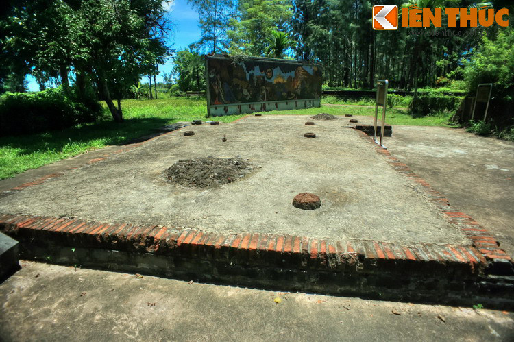 Nền nhà của gia đình ông Lê Lý còn lại sau vụ thảm sát. Gia đình ông có 7 người bị lính Mỹ giết.