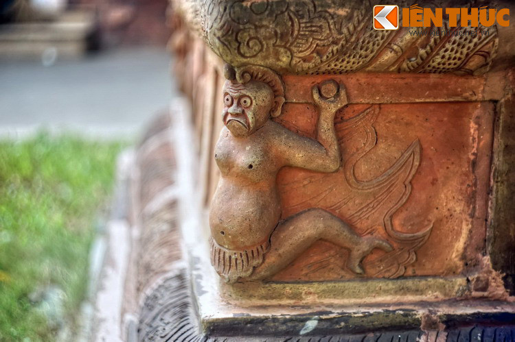 Hệ thống hình tượng này thể hiện sự hòa trộn giữa đạo Phật và đạo Lão, giữa văn hóa Việt và văn hóa Chăm Pa... trong chỉnh thể là tòa tháp của một ngôi đền theo đạo Lão của người Việt.