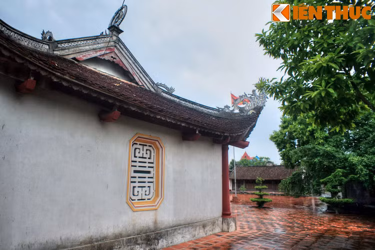 Vào năm 1993, chùa Bạch Hào ở Hải Dương được xếp hạng di tích lịch sử cấp quốc gia và năm 2015, lễ hội chùa Bạch Hào đã được công nhận là di sản văn hóa phi vật thể cấp quốc gia của Việt Nam... Mời quý độc giả xem video: Tín ngưỡng thờ mẫu Việt Nam: Di sản nhân loại. Nguồn: VTC1.