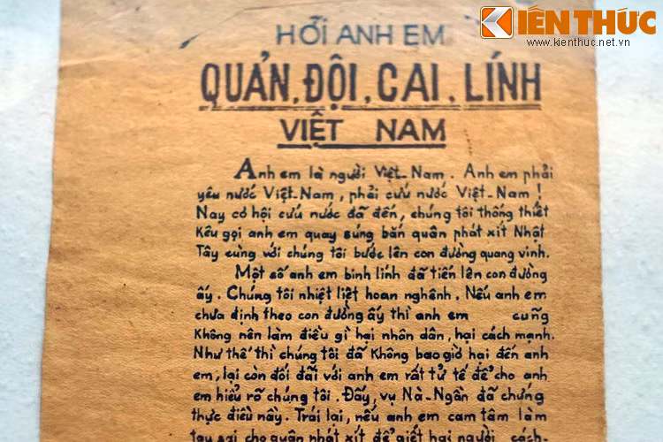 Truyền đơn của Đội Việt Nam Giải phóng quân kêu gọi binh sĩ quay súng bắn phát xít Nhật, năm 1945. Mời quý độc giả xem video: Vì sao 2/9 được chọn là Quốc khánh? Nguồn: VTC1.