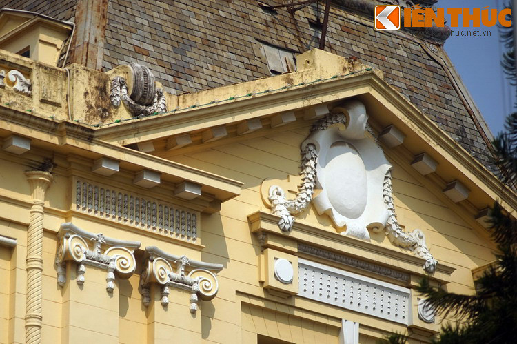 Ít lâu sau khi Bác Hồ rời Bắc Bộ phủ, tòa nhà này trở thành nơi diễn ra trận đánh khốc liệt nhất của cuộc Toàn quốc kháng chiến mùa đông năm 1946. Tại đây, từ đêm 19/12 đến chiều 20/12/1946, các chiến sĩ Vệ quốc đoàn đã anh dũng đánh lui nhiều đợt tấn công của địch.