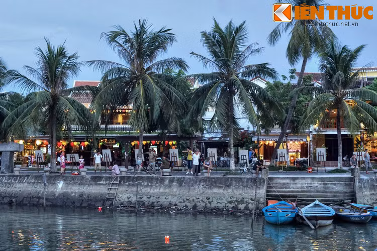 Vào thời nhà Nguyễn, Bà Thu Bồn đã được triều đình sắc phong “Mỹ đức thục hạnh Bô Bô phu nhân thượng đẳng thần”.