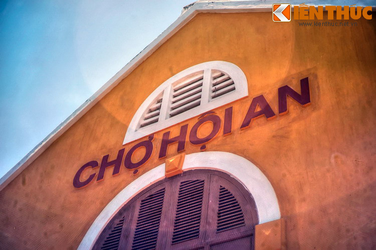 Điều này không khác gì so với mô tả của Lê Quý Đôn vào thế kỷ 18: “Chợ không bán hai giá, người không ai trộm cướp, cửa ngoài không phải đóng, thuyền buôn ngoại quốc đều đến mua bán, đổi chác phải giá, quân lệnh nghiêm trang; ai cũng cố gắng, trong cõi đều an cư lạc nghiệp…”.