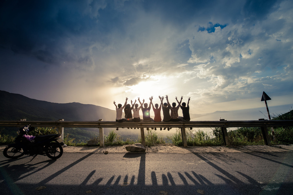 Đón ngày mới trên đèo Hải Vân. Ảnh: Bin Kimtaa/ 500px.com.