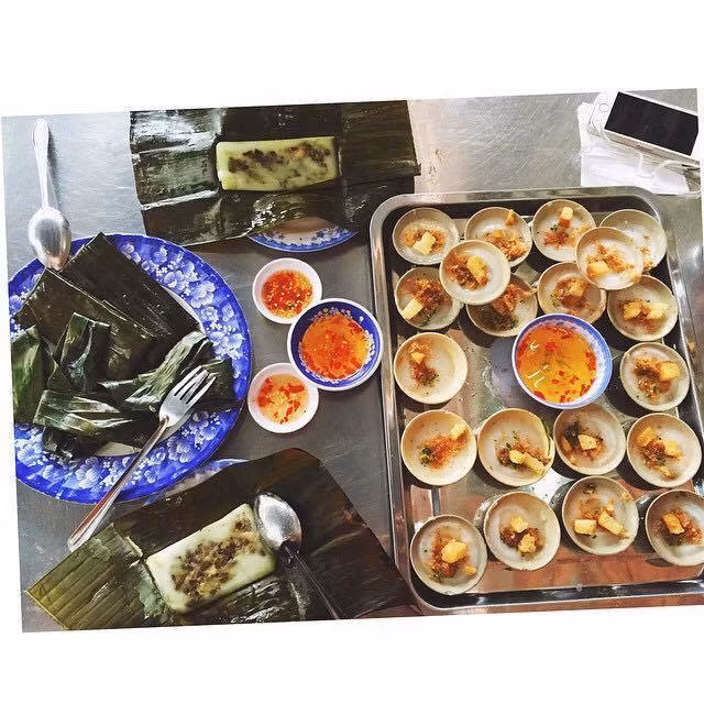 Bánh bèo nậm lọc tại Quán Vân: Quán nằm trên địa chỉ 13A Thanh Tịnh, gần bến xe Đà Nẵng với đầy đủ các món bánh như bèo, nậm, lọc. Giá mỗi khay bánh bèo ở đây chỉ khoảng 20.000 đồng.