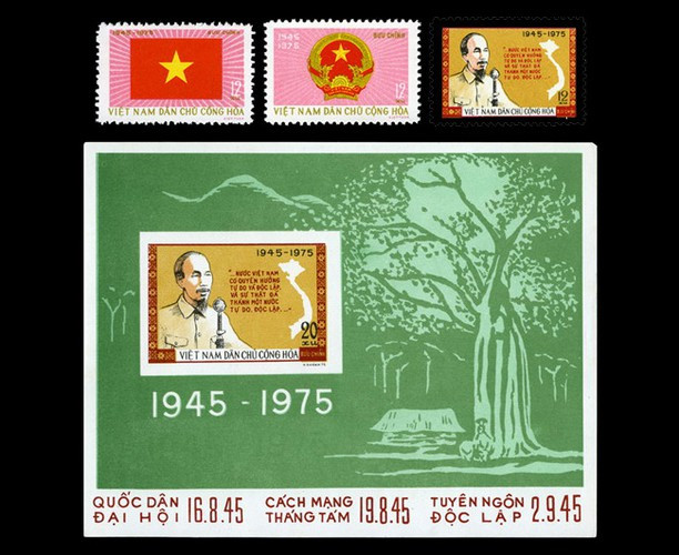 Bộ tem "Kỷ niệm 30 năm Quốc khánh nước Việt Nam Dân chủ Cộng hoà" gồm 03 mẫu, 01 Bloc, phát hành năm 1975. Đây là bộ tem kỷ niệm Quốc khánh đầu tiên của một nước Việt Nam thống nhất.