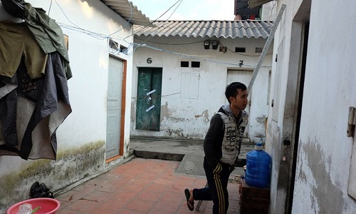 Doi nam nu om nhau chet trong phong tro o Ha Noi