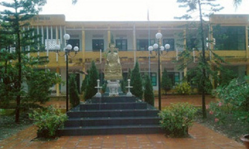 Vu GV nang diem thi, lo nhieu sai pham cua phong GD