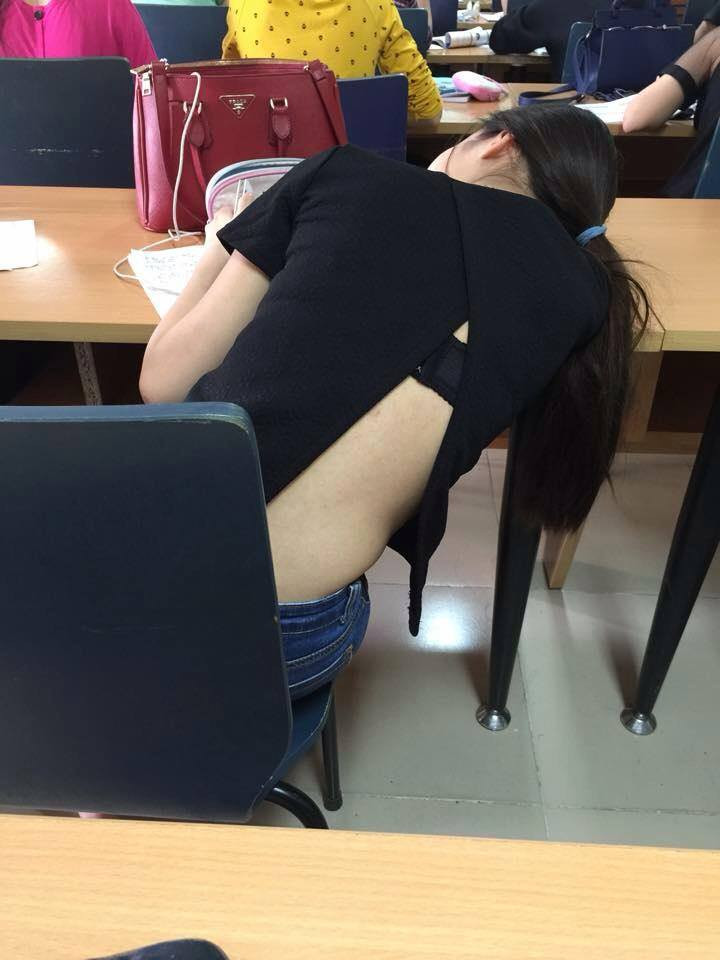 Gợi cảm đừng thành hớ hênh.