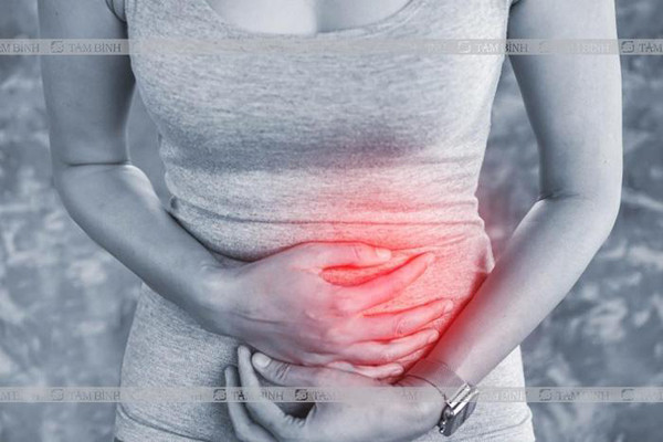 Tùy vào từng trường hợp, bạn có thể phát hiện khối u bằng tay khi tự thăm khám cơ thể. Những khối u này thường có đặc điểm chung là những cục không đồng đều hoặc các nốt sần. Bệnh càng chuyển nặng, khối u càng tăng dần.