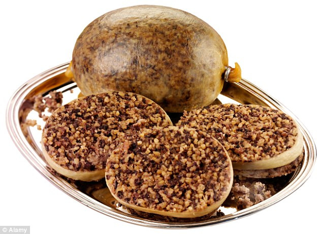 Chúng thường được luộc trong 3 giờ để chín và có độ căng bóng.