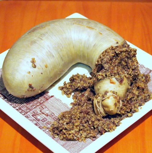 Đây chính là món Haggis, được xem là "quốc ẩm" của Scotland.