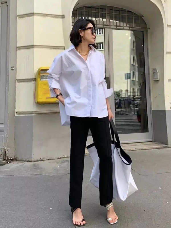 Đồ bó sát từng rất “được lòng” người mặc nhờ mang lại vẻ ngoài chỉn chu, tôn đường cong hấp dẫn trên cơ thể. Vậy nhưng, xu hướng thời trang đường phố đang có sự thay đổi.