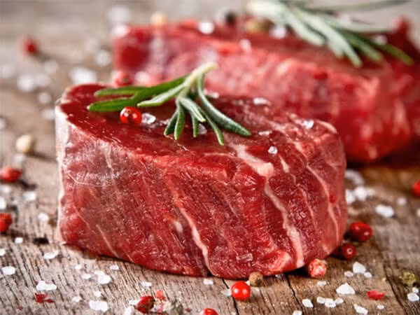 Chất béo chuyển hóa tự nhiên có một lượng nhỏ trong thịt bò, cừu, sữa và các sản phẩm của chúng. Ăn uống hợp lý, chúng không gây hại sức khỏe.