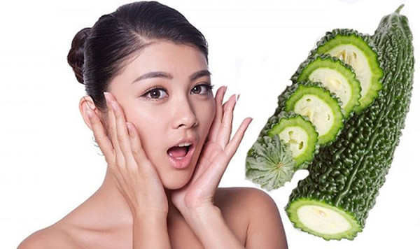 Làm đẹp da. Kết quả nghiên cứu cũng chỉ ra mướp đắng có thể thúc đẩy quá trình chữa lành vết thương, tái tạo da. Không chỉ giúp nhanh liền sẹo, mướp đắng còn có tác dụng rõ rệt với mụn ẩn và mụn trứng cá. Đặc biệt, dùng nước ép, nước ngâm mướp đắng rửa mặt thời gian dài, da càng mỏng, hồng hào mà không lo dị ứng.