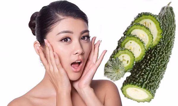 Làm đẹp da. Kết quả nghiên cứu cũng chỉ ra mướp đắng có thể thúc đẩy quá trình chữa lành vết thương, tái tạo da. Không chỉ giúp nhanh liền sẹo, mướp đắng còn có tác dụng rõ rệt với mụn ẩn và mụn trứng cá. Đặc biệt, dùng nước ép, nước ngâm mướp đắng rửa mặt thời gian dài, da càng mỏng, hồng hào mà không lo dị ứng.