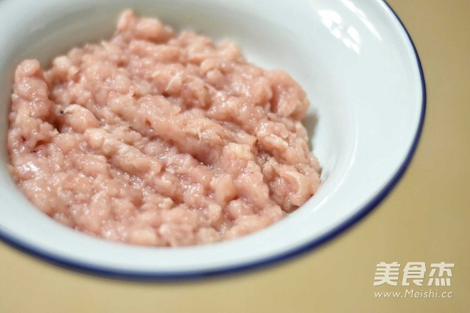 Lườn gà băm nhỏ.