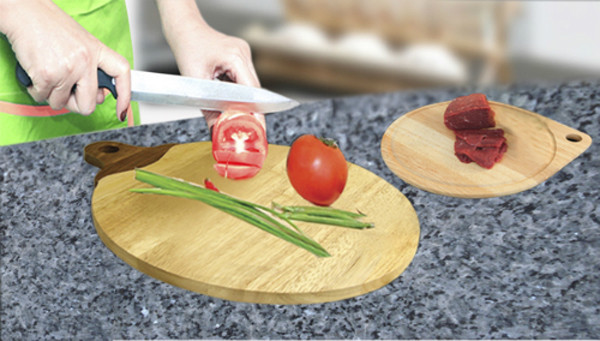 Thứ nhất, không dùng chung thớt để thái thực phẩm sống và chín. Bằng cách này, vi khuẩn có thể nhiễm chéo lên đồ ăn hàng ngày.