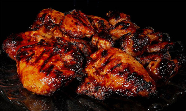 Không chỉ tăng nguy cơ ung thư, các nghiên cứu còn khẳng định tiêu thụ nhiều acrylamide trong 1 thời gian ngắn sẽ gây tác động, ảnh hưởng đến hệ thần kinh trung ương. Vì vậy để bảo vệ cơ thể, bạn nên chế biến món ăn bằng cách hấp, luộc; tránh chiên, nướng hoặc nấu đến mức món ăn bị cháy sém, chuyển màu đen.