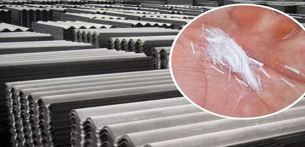  Amiăng. Sợi mịn amiăng thường được sử dụng để gia cố gạch men, trần nhà, bộ phận xe hơi và các vật liệu khác. Chúng tràn ngập trong một số vật dụng thường được sử dụng của chúng ta.