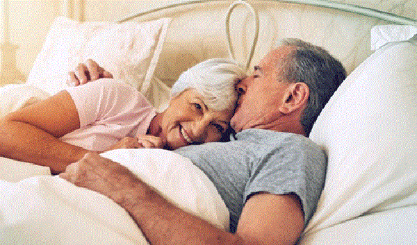 Mặt khác, sức lực giai đoạn này cũng không thể phong độ như hồi thanh niên. Do đó, tần suất quan hệ nên duy trì 1 tuần 1 lần là tốt nhất. Ảnh: Internet