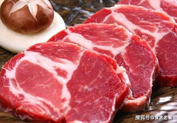 Mận heo. Mận heo hay còn gọi là thịt nạc dăm. Đặc điểm của phần thịt này là có lớp mỡ xen kẽ phía trong thịt nhưng không phân tách rõ ràng. Nhờ vậy, món ăn thành phẩm sẽ không quá khô.