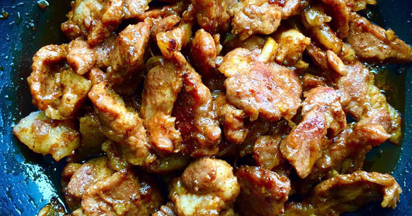 Thịt nạc dăm được đánh giá là một trong những phần ngon nhất trên con lợn. Trung bình, mỗi con chỉ có thể lọc ra khoảng 5kg loại thịt này. Chính vì vậy, nếu có ý định nướng, rang sả ớt, rim hay làm chua ngọt thì bạn nên đi chợ sớm để mua được nguyên liệu. Ảnh: Internet