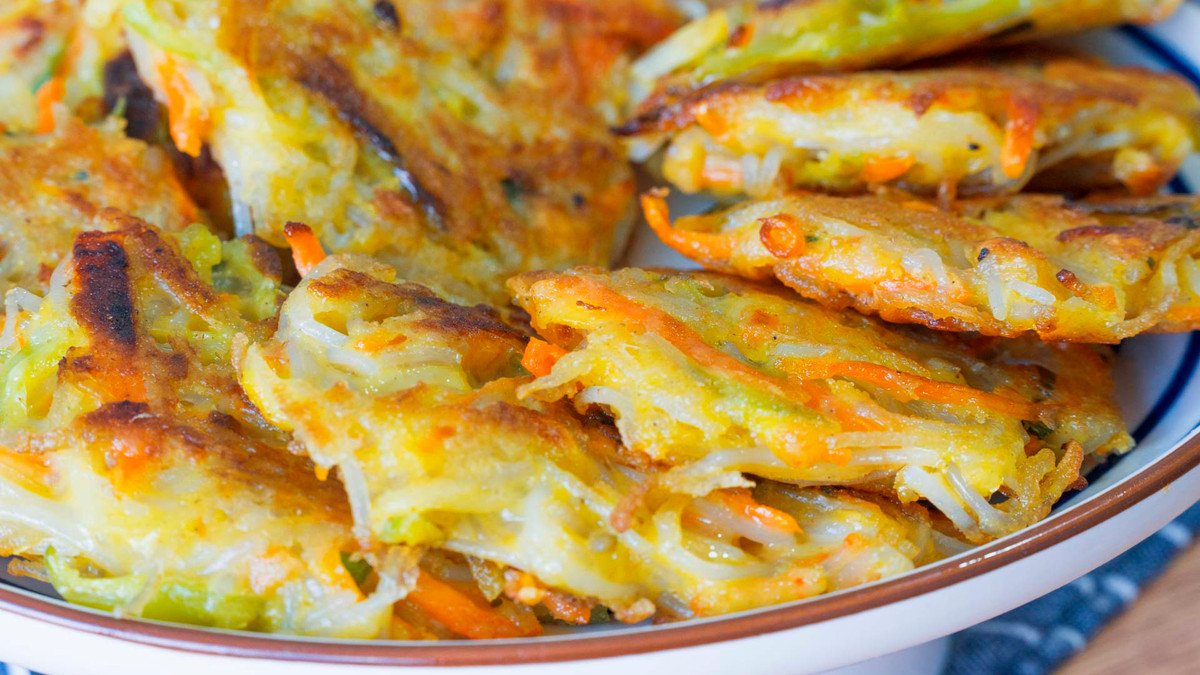 Để món ăn thêm đa dạng, mẹ có thể thay miến bằng các loại mỳ.