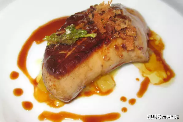 Gan ngỗng, là một loại gan được lấy từ một con ngỗng đã qua chế biến. Người châu Âu xếp gan ngỗng, trứng cá muối và nấm cục là "ba món ngon trên thế giới."