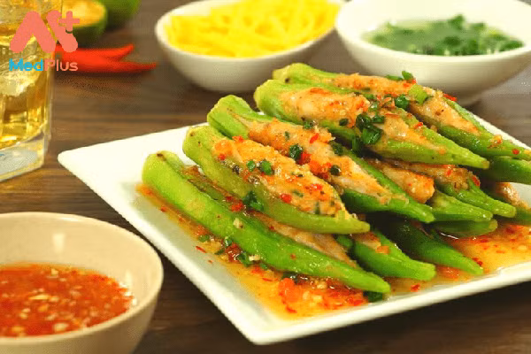 Cụ thể, đậu bắp rất giàu protein, carbohydrate, vitamin C, vitamin A, vitamin E, vitamin B, carotene, axit amin tự do, kẽm, kali, canxi, selen... Những chất này rất có lợi cho cơ thể, được các nhà nghiên cứu thống kê nhiều ưu điểm.