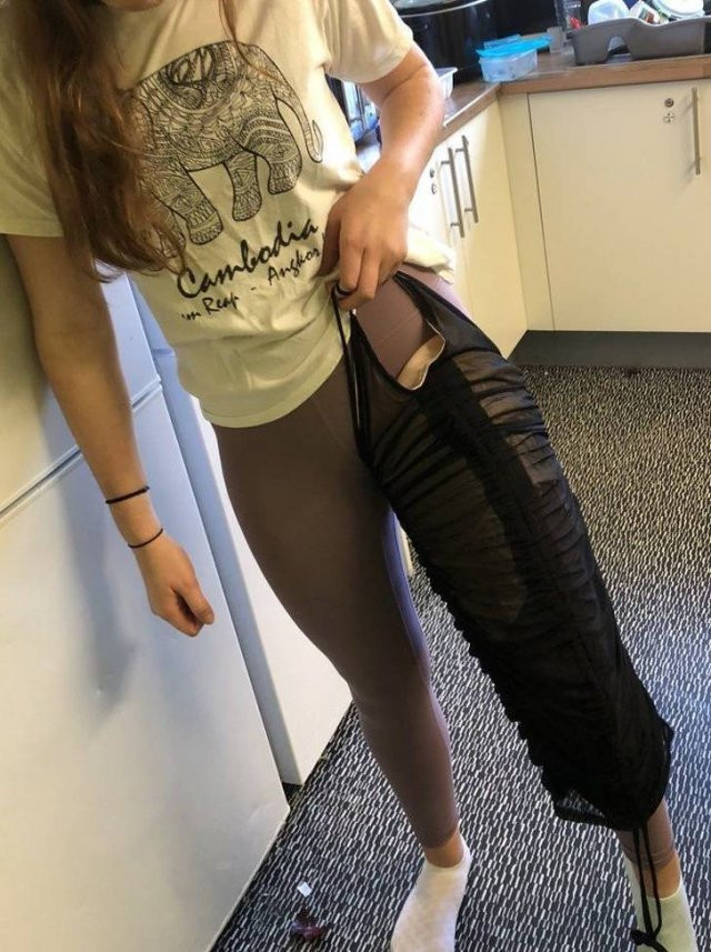 Gửi hàng là việc của shop, mặc ra sao là việc của bạn.