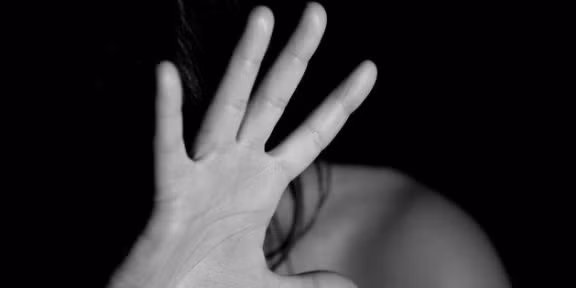 That nhu dua: gan no vo cho hang xom, co thai khong ro con ai