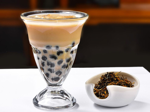 Thường xuyên uống đồ có gas, trà sữa. Đồ uống này có hương vị hấp dẫn song giá trị dinh dưỡng không được đánh giá cao. Chuyên gia sức khỏe cho biết, nếu thi thoảng uống nước ngọt có ga, trà sữa không gây vấn đề lớn. Vậy nhưng, nếu uống thời gian dài có thể gây hại thận khó cứu vãn. 