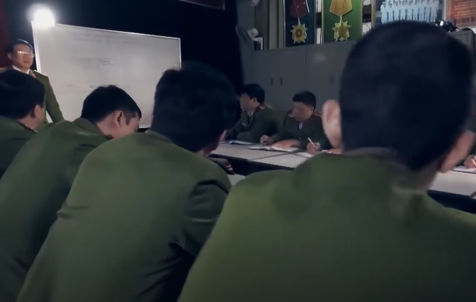 Từ nguồn tin ban đầu đó, lực lượng Công an đã tiến hành xác định được khoảng 20 người tại các địa bàn Điện Biên, Hà Nội, Sơn La, Lào Cai đi làm thuê ở Trong Quốc cùng thời điểm tháng 3/2016 và biết được thông tin nạn nhân và đối tượng đã đi cùng nhau về quê ăn Tết.