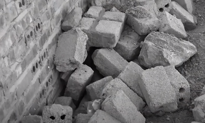 Hanh trinh pha an: Bi an doi chan nguoi nho len tu “long dat“