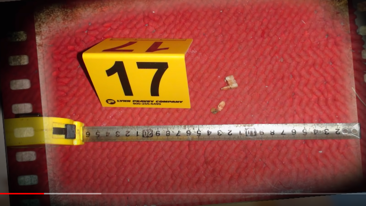 Khám nghiệm tử thi cho thấy, vùng gáy, đầu cổ nạn nhân có rất nhiều vết rách da sắc gọn, nhận định do kéo gây nên, nạn nhân bị mất 4 răng cửa hàm trên dưới. Lực lượng kỹ thuật hình sự nhận định, nạn nhân không phải chết khi đi tắm mà do đối tượng cố tình dựng hiện trường giả, răng của nạn nhân văng khỏi miệng, chứng tỏ giữa nạn nhân và hung thủ vật lộn rất quyết liệt, hung thủ cũng nhỏ con và không phải là người khỏe mạnh.