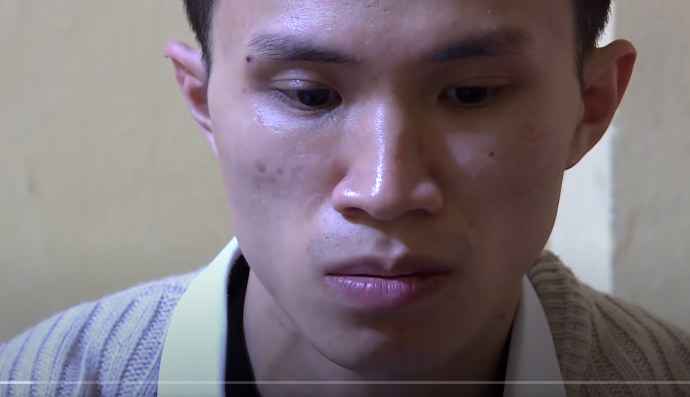 Do cần tiền trang trải cho việc làm ăn thất bại, Hưng nghĩ cách trộm cắp tài sản. Trong một lần họp mặt gia đình, Hưng nghe thấy vợ chồng bà Nhung bàn việc chuẩn bị xây nhà. Nghĩ 2 bác có tiền, Hưng nung nấu suy nghĩ đột nhập vào nhà bác trộm cắp.