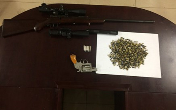 Tuy nhiên, vào tháng 7/2017, Công an quận Hoàn Kiếm phát hiện Long "máy chém" đang lái ô tô từ Hưng Yên về Hà Nội nên tổ chức bắt giữ. Khi lái xe đến con phố trung tâm Hà Nội, gã bị cảnh sát khống chế. Trên chiếc xế hộp Long lái, lực lượng chức năng thu giữ hơn 300 viên đạn súng. 