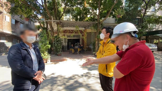 Gia han dieu tra vu phong vien Bao Nguoi Lao Dong bi de doa