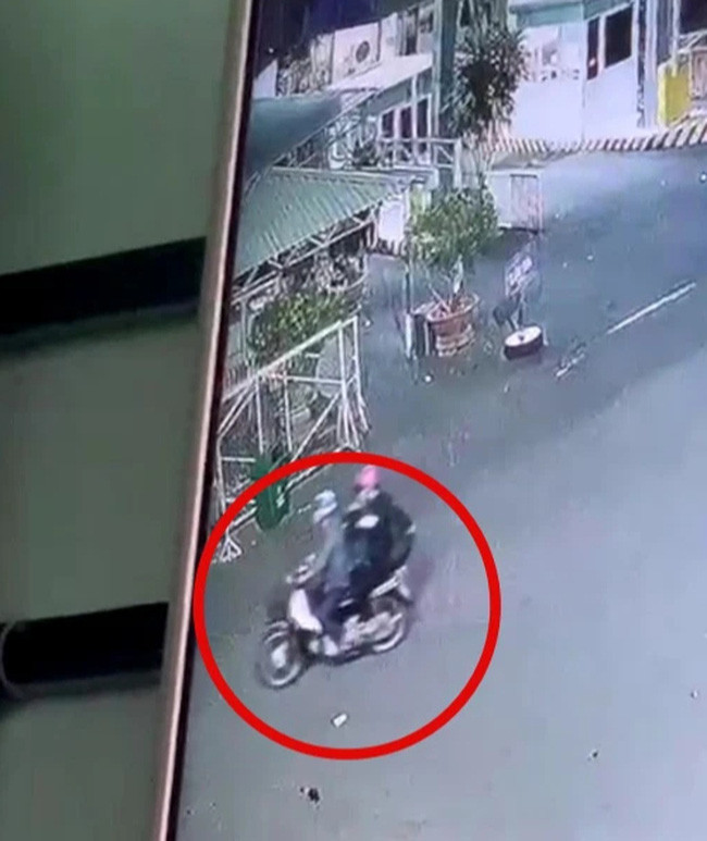 Tiếp đó có hình ảnh camera cho thấy, một người đàn ông đi xe Dream cũ đã đón, chở Nghĩa đi và mất tích luôn từ đó. Hiện Công an quận Bình Thạnh đã trích xuất camera an ninh ở Bến xe Miền Đông và nhiều cung đường; đồng thời truy tìm lai lịch của người đàn ông chở Nghĩa đi để phục vụ công tác điều tra.