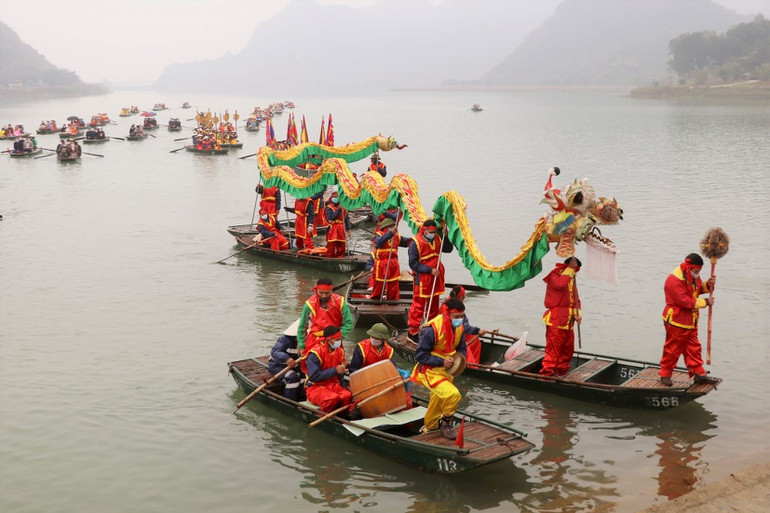 Sau khi mở cửa trở lại lượng khách du lịch ngày càng đến đông và tấp lập.