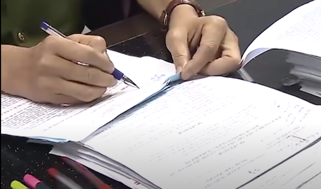 Theo lời khai của một nhân chứng, chiều 30/9/2014, anh Thành từ ngoài trở về nhà một mình. Sau đó ít phút có 2 người đàn ông đi xe máy đến. Người ngồi sau vào nhà anh Thành còn người lái xe thì quay trở ra. Nhân chứng này cho biết thêm, người đàn ông vào nhà anh Thành lúc đó rất trẻ, chỉ khoảng 25 tuổi. Ngay sau khi đón người thanh niên này vào nhà thì anh Thành lập tức đóng kín cửa. Kể từ đó, không ai nhìn thấy anh Thành và người thanh niên kia cho đến khi phát hiện thi thể anh Thành.