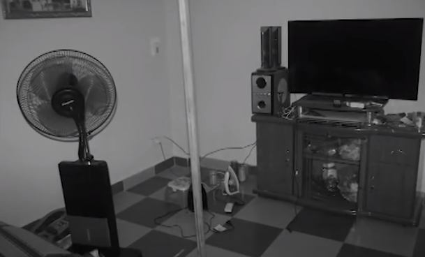 Một sợi dây chuyền vàng cỡ to, một chiếc nhẫn bạch kim đắt tiền mà nạn nhân đeo hằng ngày đã bị mất cùng với chiếc xe máy tay ga đắt tiền. Bước đầu, cơ quan CSĐT xác định hung thủ dùng dây điện của chiếc quạt siết cổ anh Thành đến chết rồi cướp tài sản. Công tác điều tra được tiến hành khẩn trương, các mối quan hệ cá nhân cũng như sinh hoạt của nạn nhân trước đó được đặc biệt chú ý.