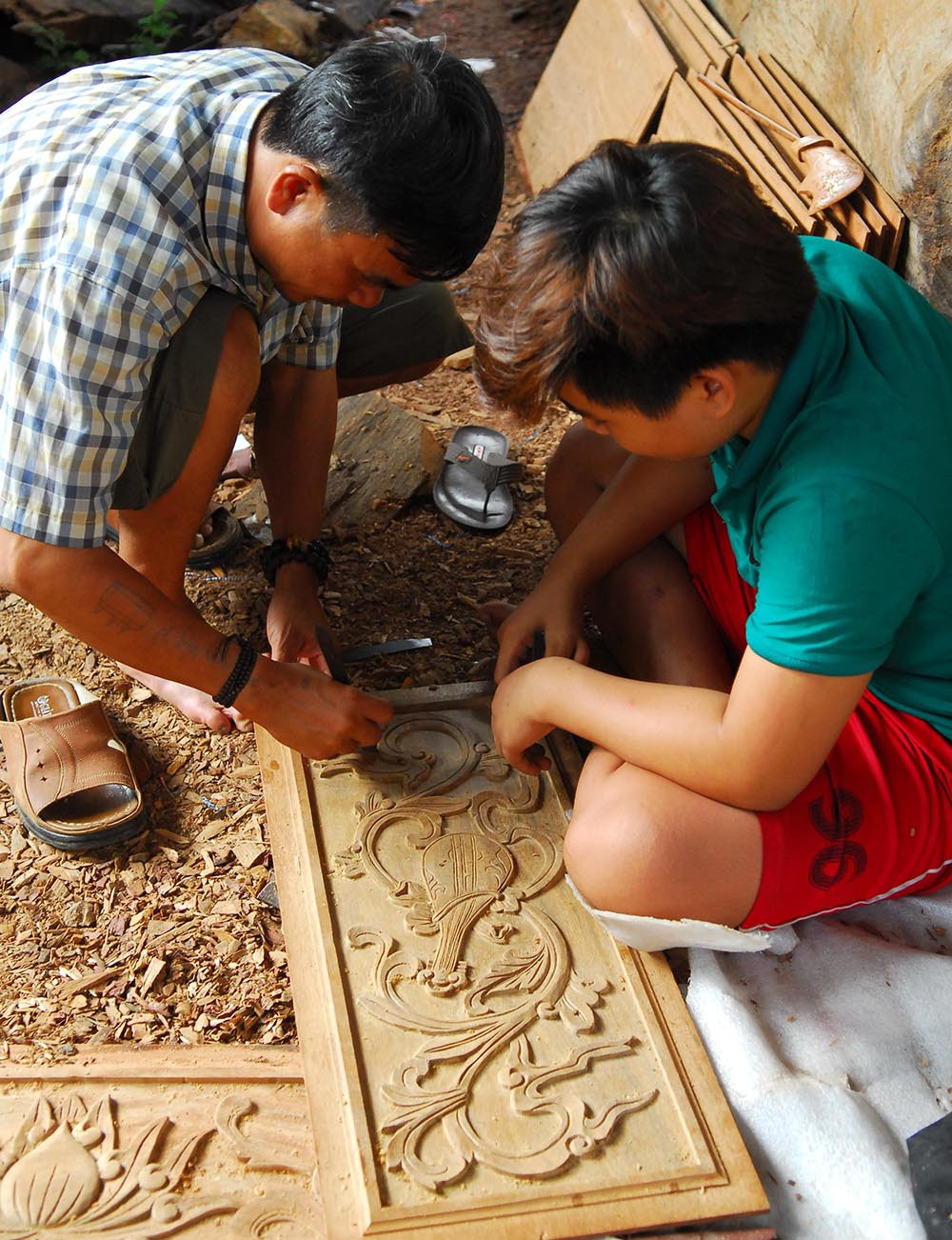 Ước mơ hoàn lương đã hoàn thành và sau nhiều năm gây dựng, gã giang hồ có “số má” ngày nào hiện đã là chủ của nhiều cơ sở điêu khắc tại TP HCM và Đăk Nông. Trong khoảng thời gian này, anh Hùng đã đào tạo hàng trăm người, trong đó chủ yếu là trẻ cơ nhỡ và những người vừa chấp hành hình phạt tù. Nhiều gia đình đã đưa con em đến đây để nhờ anh cai nghiện và dạy nghề. Sau thời gian đào tạo, những người này đã tự nuôi sống bản thân và gia đình với mức lương trung bình từ 12-15 triệu đồng mỗi tháng.